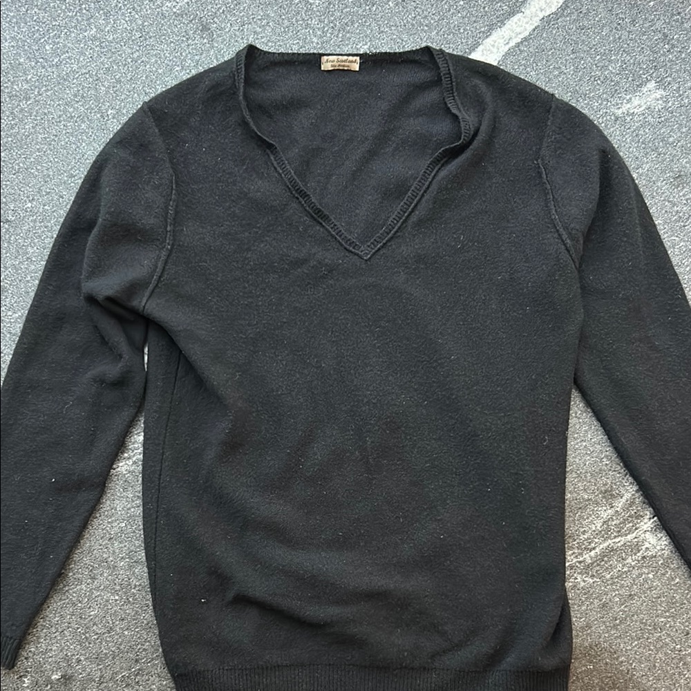 New Scotland Black V-Neck Sweater